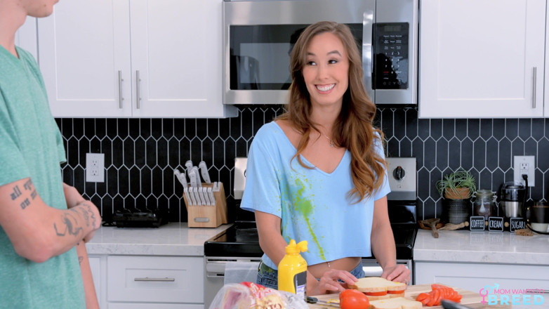 MomWantsToBreed: Breeding Lessons From Stepmom - S5:e2