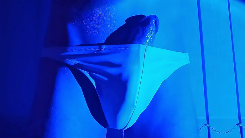 TheOldBigThing: Rostoucí a nakukující Boner Boule