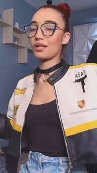 Masturbuji v práci, když jsem sama doma