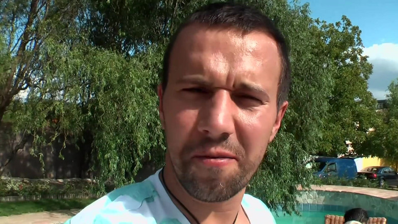 Big Boobs Babe: Blondă în aer liber CU PENETRARE DUBLĂ Pasiune la piscină