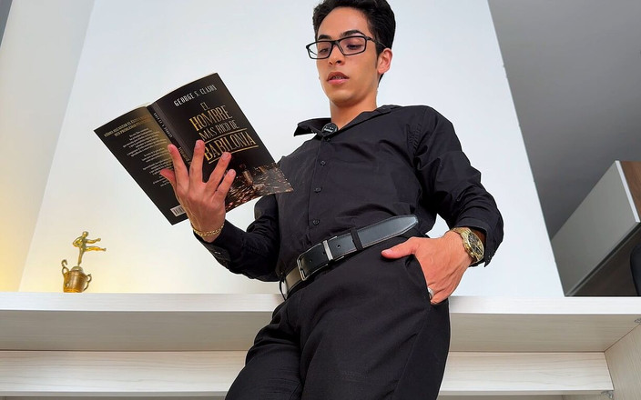 aodaboy: Lelaki Membaca dan melancap