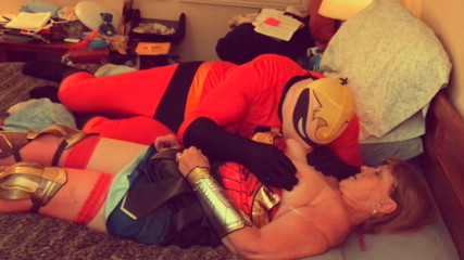 Carmen Angel: Mr Incredible & Mối tình bí mật của bà già Wonderwoman