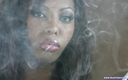 Spungy Gunk Films: Jazmine James breve pausa di fumo