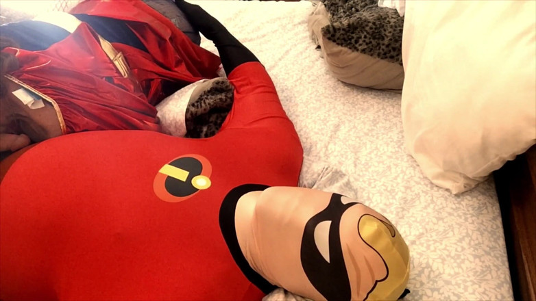 Carmen Angel: Supergirl vs. Mr Incredible: 'Don't tell Mrs Incredible!'