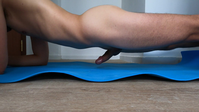 Cool Body: Tôi bị mắc kẹt vào thảm của tôi với cặp...