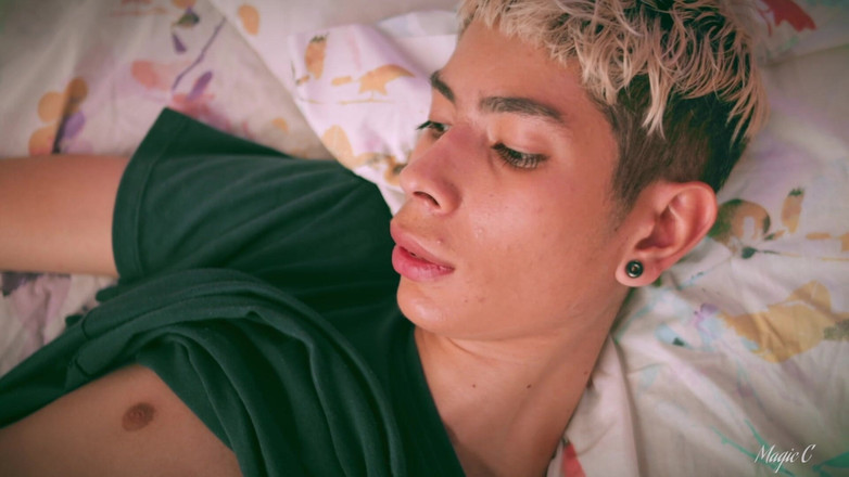 Magic C: Magic C gầy gò nóng bỏng sục con cu la...