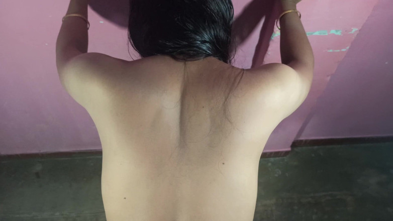 Namita: デジ インドの大きなお尻 Bhbahji 剛毛まんこ舐めたり、後背位で激しくファックしたり