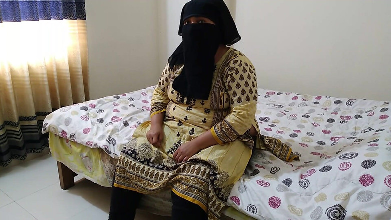 Aria Mia: Sdílejte hotelový pokoj se sexy Bhabhi