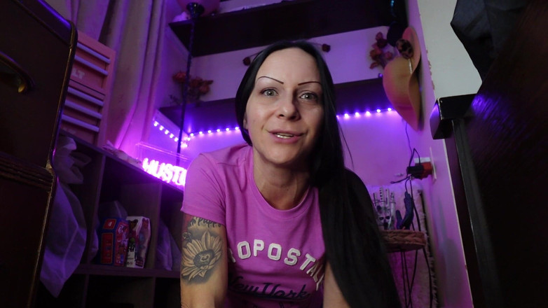 Raven Willow: Legata e punita sul mio pavimento