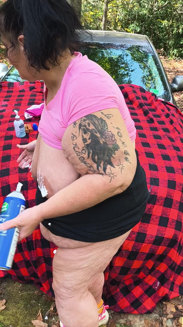 HerculesnVENUS: 咬我，她在她的屁股上说她终于射精了