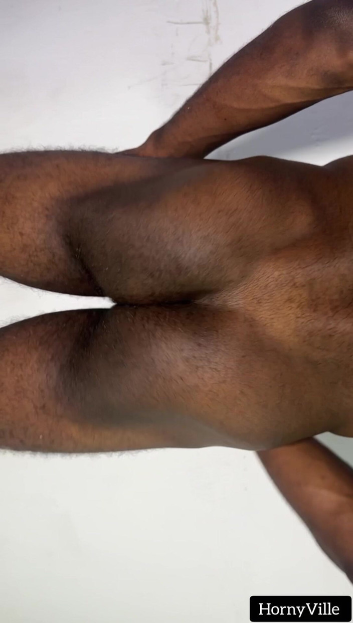 HornyVille G: Hladím mého velkého čůráka