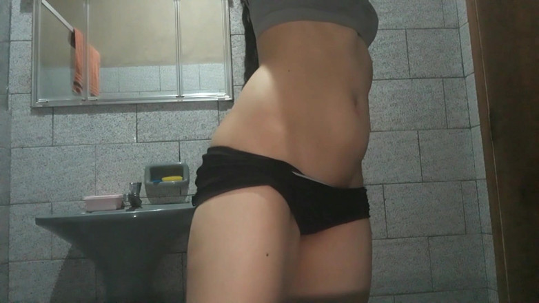 Little Ant2: Chcesz mnie przelecieć w łazience?