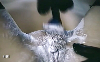 Hardcore slave sex: 변태 게임에 사용되는 음란한 메이드 걸레