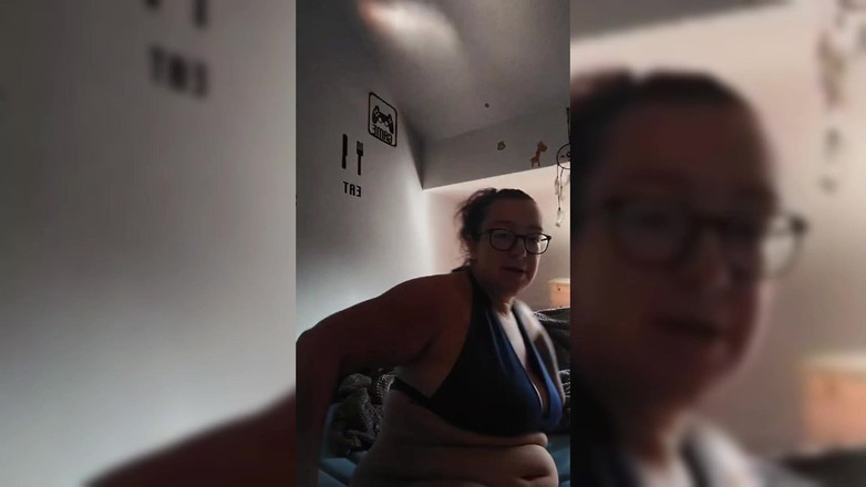 Jimbob Star Straight: Jade si cewek pecinta kuliner lagi asik ngentot memeknya pakai...