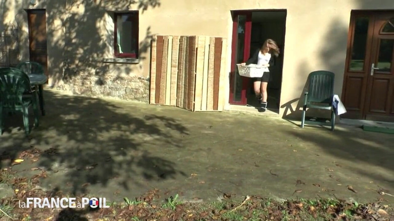 Papy Viewer: Teen Slut Gets Her Ass Pounded and Creamed Outdoor