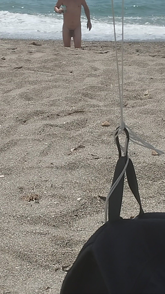 Morbosete000: समुद्र तट पर नग्न आनंद ले रहे हैं