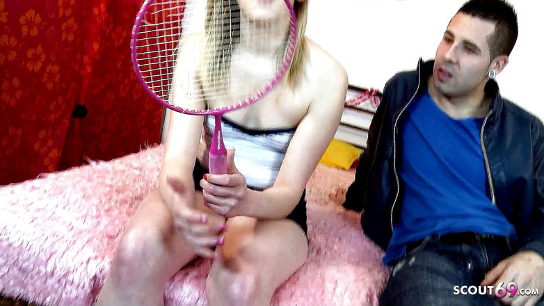 Full porn collection: Nadržená teenagerka Cristal tvrdě šuká se svým nevlastním bratrem s velkým...