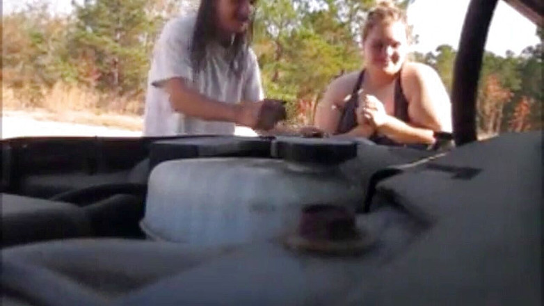 Fat House Wife: Manželka nechala souseda impregnovat venku, aby to udělala snadno a...