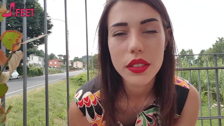 Smokin Fetish: Brunette Petra smoking her ciggaretes outdoor