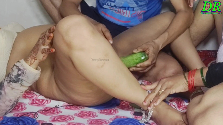 DeepReenu123: Trio indiano desi marito della sorellastra indiana