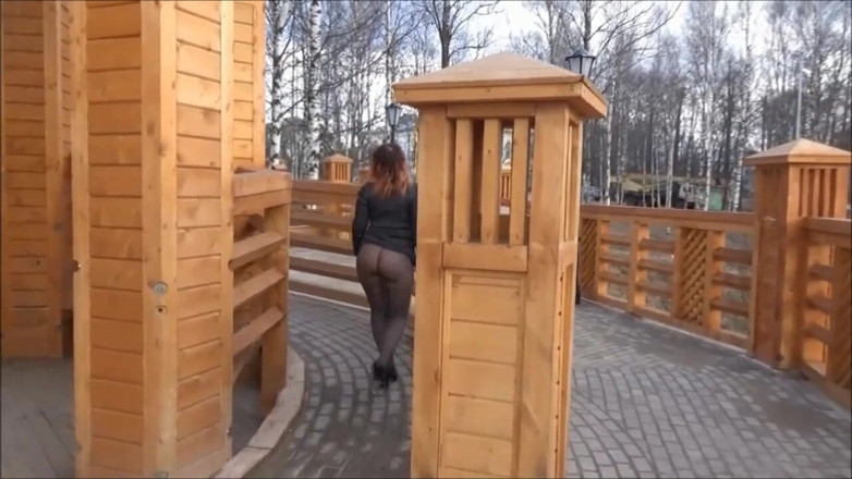 RedRoseRus: Nylon ass walk in city