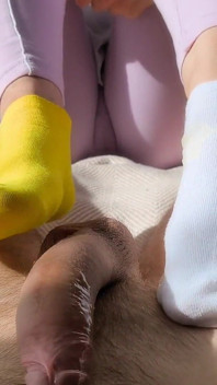 Sunny Summer Sockjob in Mismatched Socks