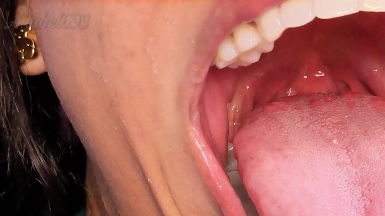 anabel693: 입 페티시 목젖 가까이 나는 딱딱한 BBC에 질식한다