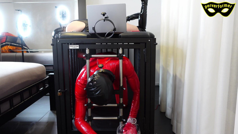 perverformer: Nový rok obsahuje bolestivé potěšení, část 3