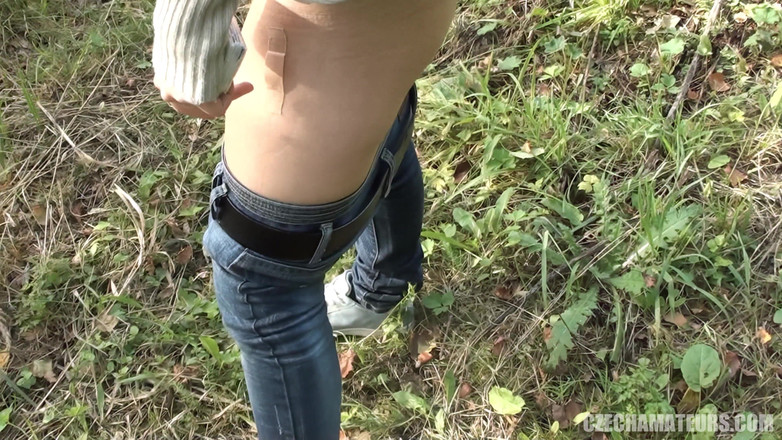 CzechAmateurs: 捷克素人 64 18 Y/o 用手举起她的阴户