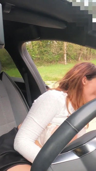 Un Etrange Surprend Kat Aluna Dans Un Parc Publique