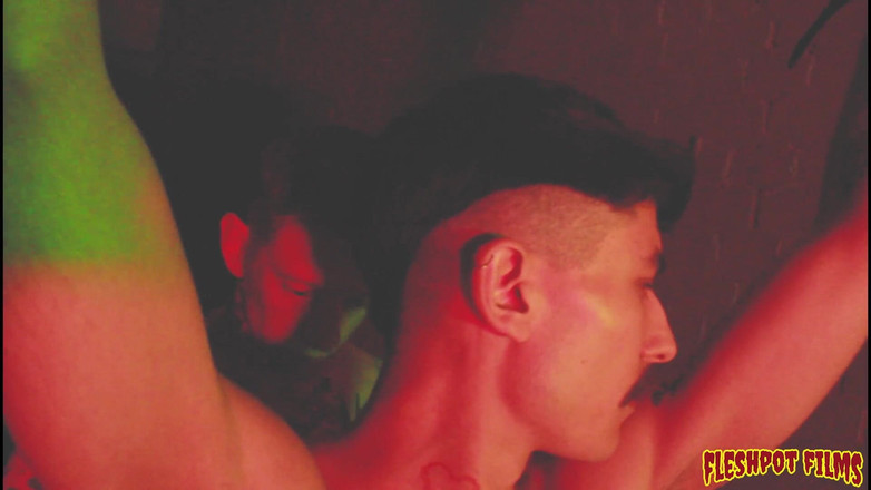 Fleshpot films: Šukání Axela