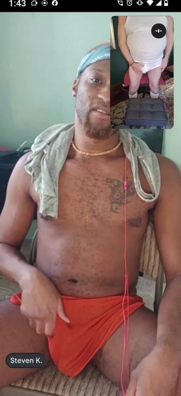 beardaddychub: Beccato a masturbarsi in cam