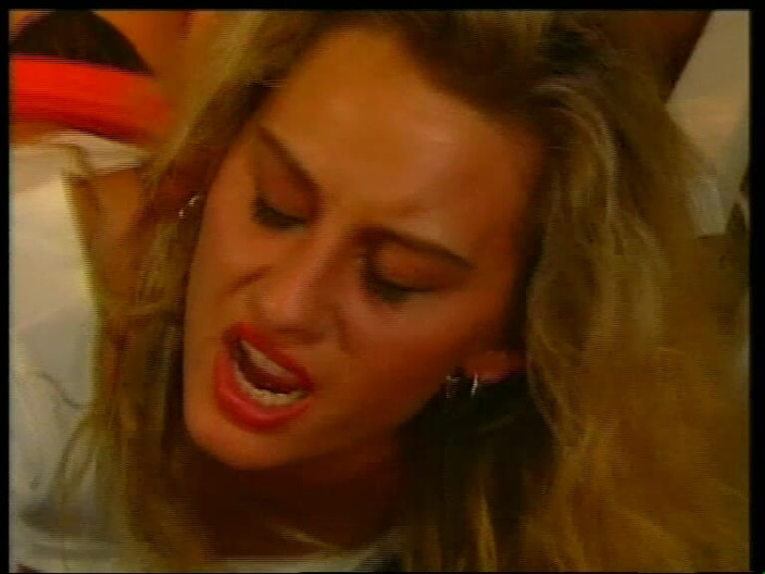 Vintage megastore: Побачення друзів стає оргією