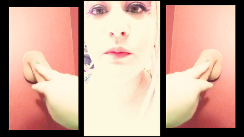 Campsissyboi: 在我给你口交时撸管并向你吐口水并拍打你的鸡巴