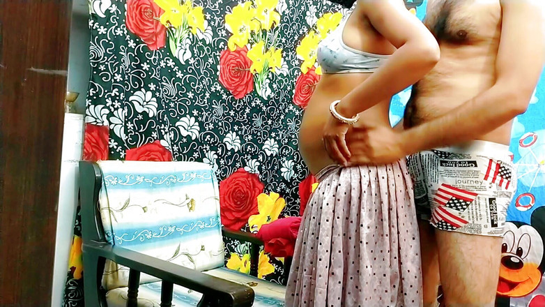 Rakul008: 인도 임신한 하녀의 거유, 우유, 보지를 보고, 집 주인이 이웃의 바비를 따먹어