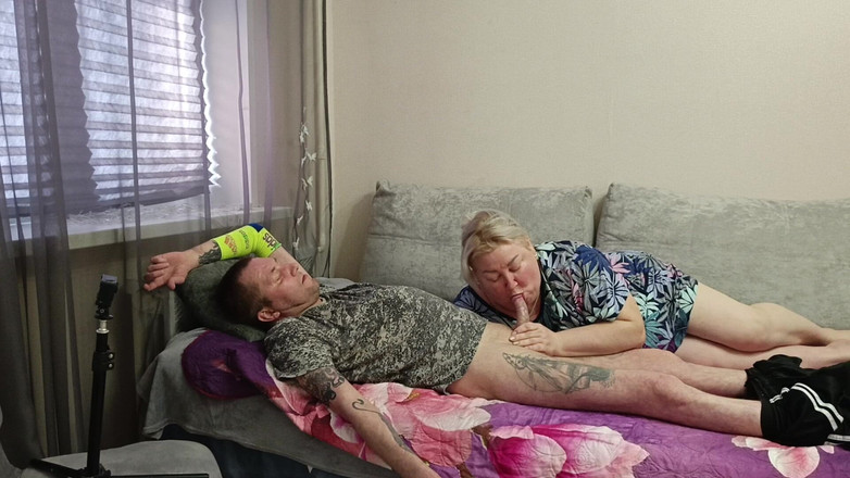 Zona901: Vecina face o muie profundă pentru a obține o porție...