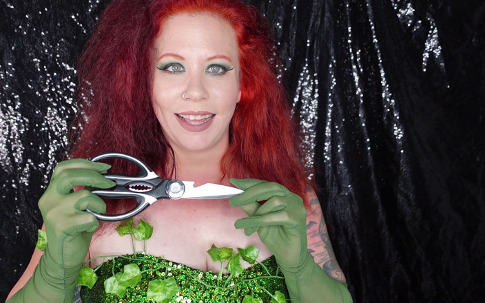 Deanna deadly: Poison Ivy ger Batman en penektomi efter att ha varit...