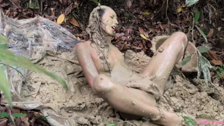 MartinaMagni: I Was Feeling Messy and Went to Find Some Mud