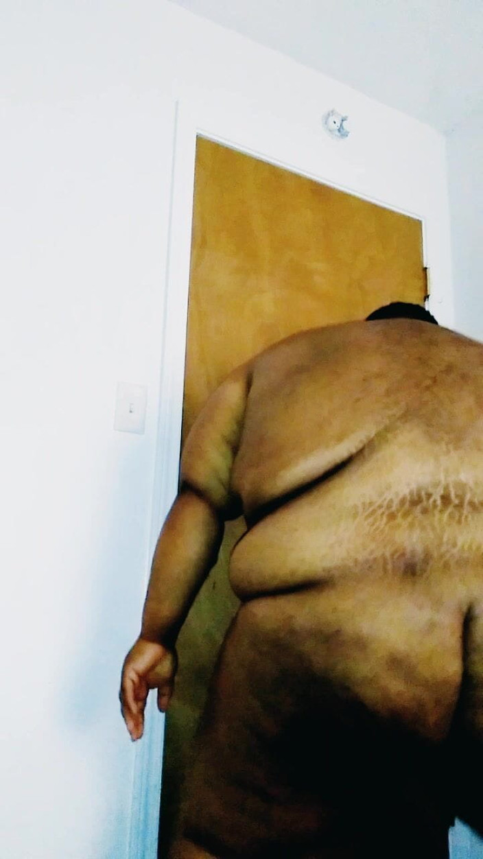 Bitch Caramel: Mijn kont twerken voor papa