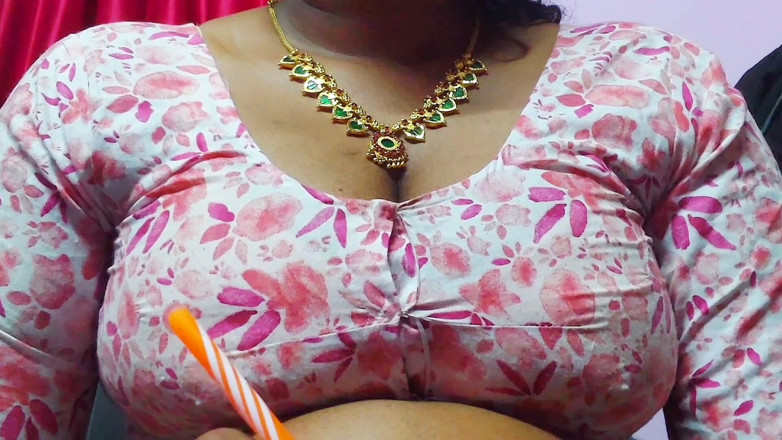 Desi Mohini: Mama vitregă indiană sexy a prietenului meu porno XXX