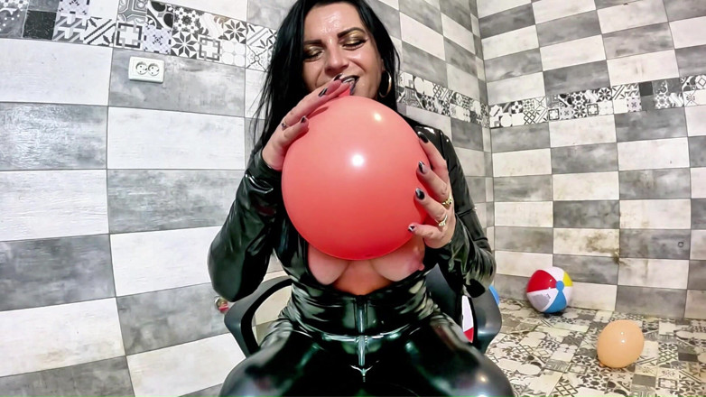 MilfyCalla: Dominant Latex MILF Balloon Fetish. Smoking, Beach Ball Popping, Cameltoe...