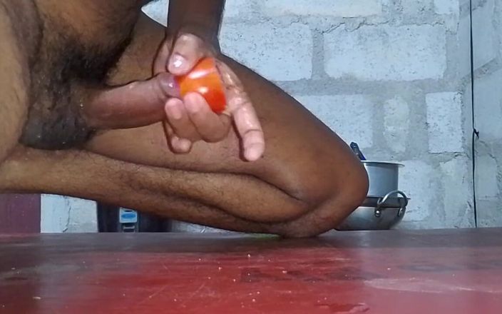 Banti: 饥渴的孟加拉男孩番茄性爱