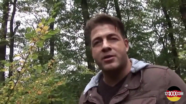 123XXX - Fucked Amateurs in Germany!: Ragazzo arrapato prende una bionda anziana per il sesso all'aperto