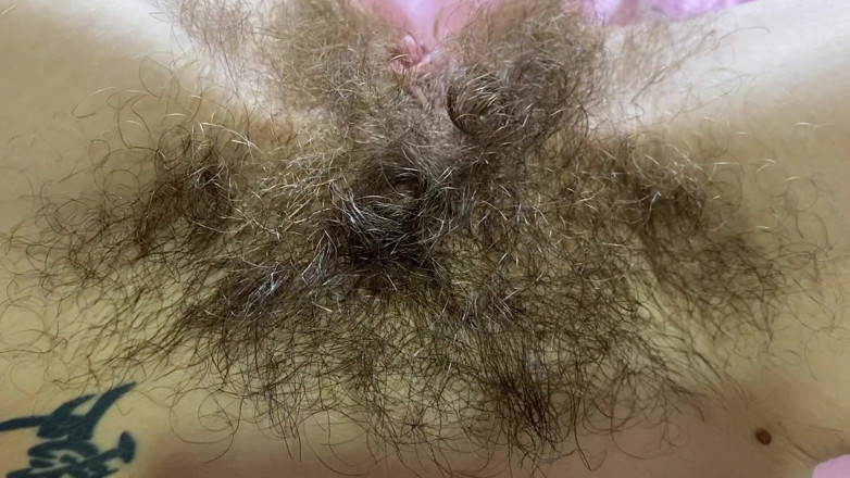 Cuteblonde666: Hairy pussy big clit closeup