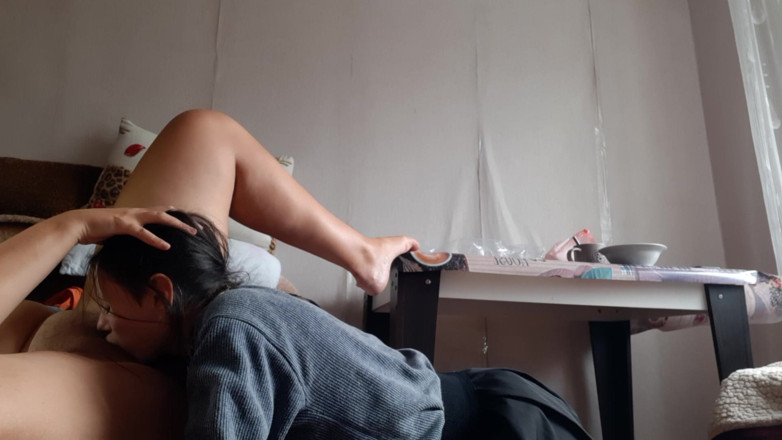 Lesbian-illusion: Kız arkadaşım amımı emerken, öperken ve yalarken kafa masajı yapıyorum