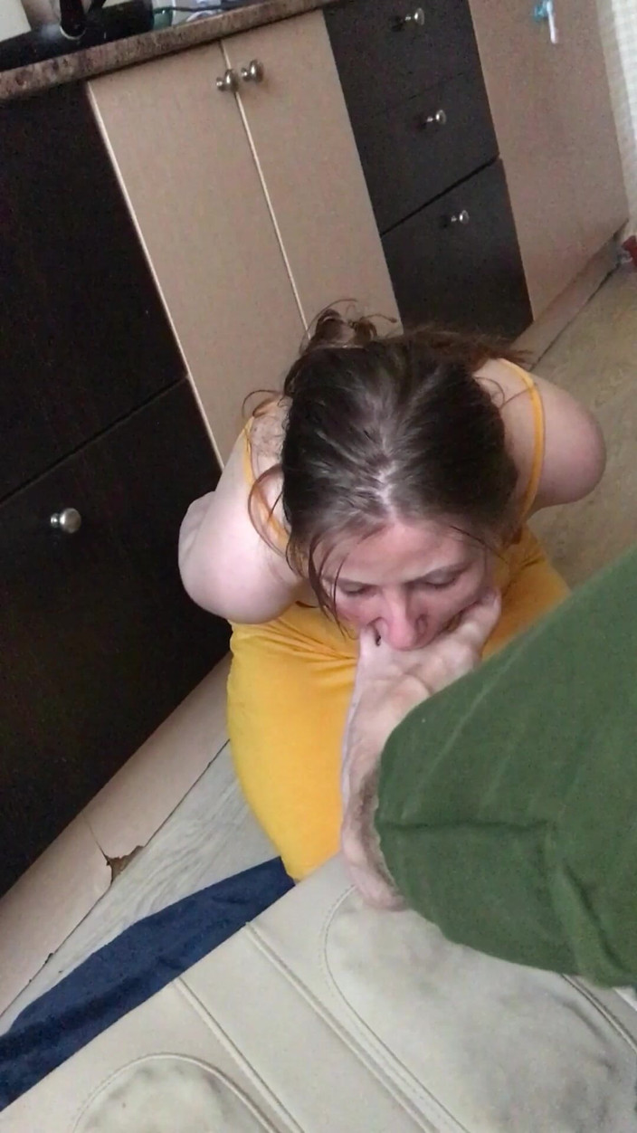 Lovessie: Big Kitchen BDSM