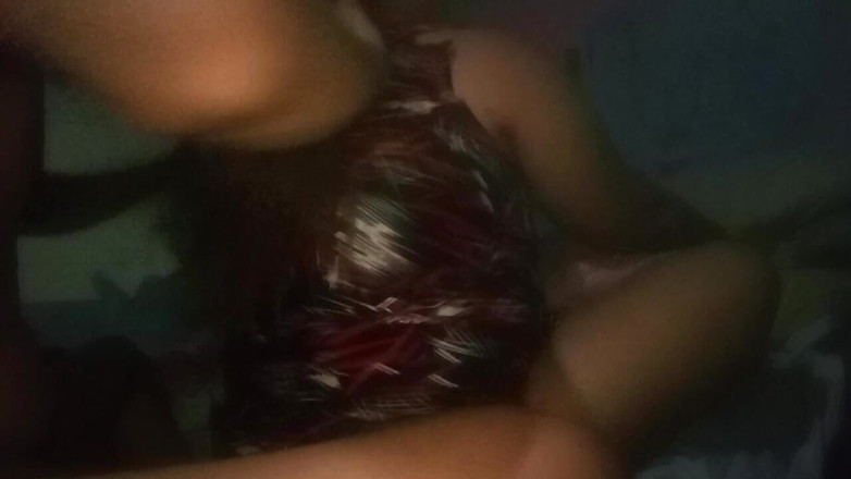 FackMeToday: Pinay manželka žádá o masáž hlavy, která jí dá šťastný konec, část 2