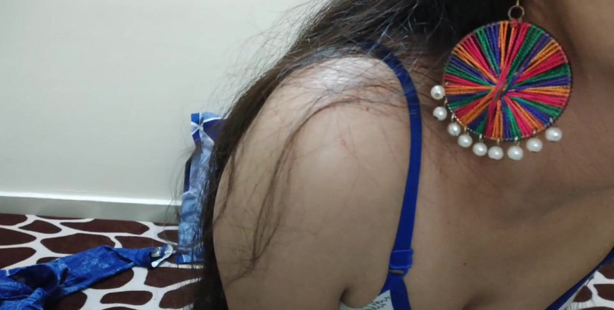 Saarabhabhi6: 很长一段时间后，我去看望了我的前男友，因为我错过了口交和性交