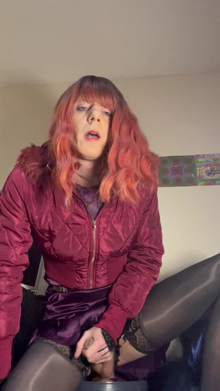 Jessica silk: Jess Silk Rides Dildo