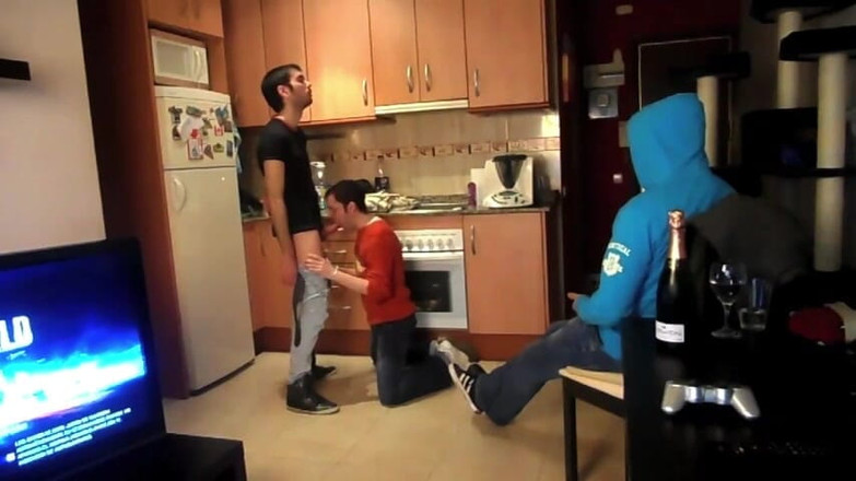 Robyn 3Some: Guardo il mio fratellastro scopare